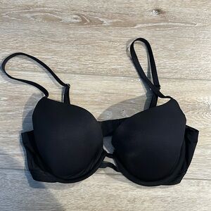 Savage x Fenty T Shirt bra